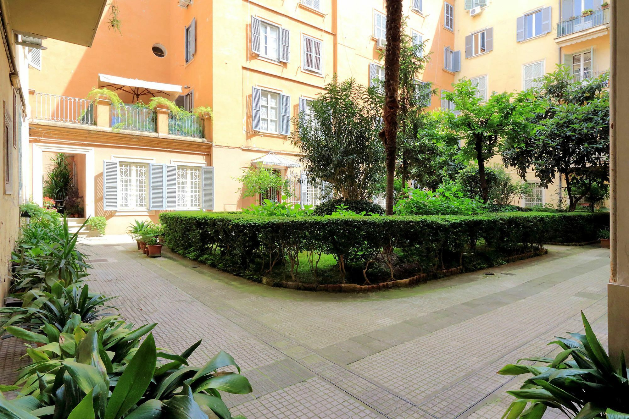 The Guesthouse Rome Bagian luar foto
