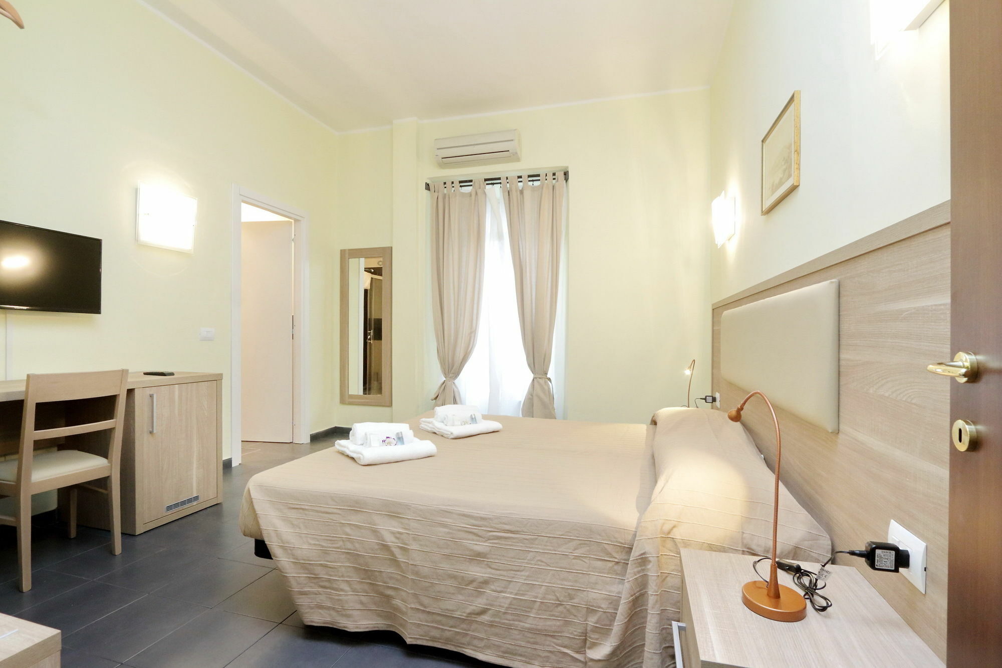 The Guesthouse Rome Bagian luar foto